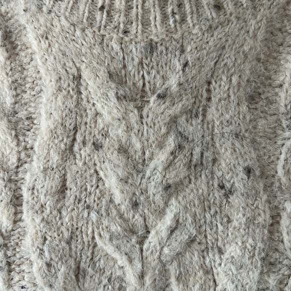 ASTR The Label Natalie Cable-Knit Cold-Shoulder Sweater Size XL NWT - Picture 8 of 10